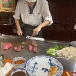 ステーキランド - シェフが手早く焼いてくれます^ ^