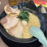 Yokohama Iekei Ramen Ichi Yonya - チャーシュー増た