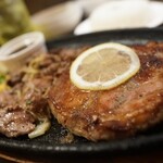 サウザンステーキ - きびまる豚すてーき + サイコロステーキ