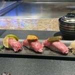 Teppanyaki Fu- - 肉寿司（雲丹のせ）