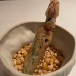 スリオラ - スペインしし唐の中にホタルイカを詰めたフリット