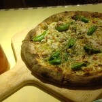 ポルタ・モンターレ - 蟹味噌ピザ
