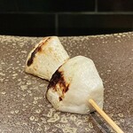 Yakitori Moe Esu - 蕪
                        ジューシーな蕪は特徴であるほろ苦さはなくほんのりとした甘み、焼くと美味しいですね♪