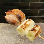 Yakitori Moe Esu - ソリ（腿の付け根）
                        ソリがでっかい事！
                        ソリだけで口がいっぱいになります（笑）
                        実に肉肉しくて旨い！
                        千葉産の葱が甘くて美味しい！
                        