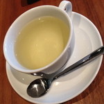 ラ・ピッチョリー・ドゥ・ルル - ランチコース（２，０００円＋税）のハーブティー。コーヒーや紅茶も選べます。２０１４年１月