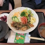 ポルタ久居ふるふるーつ - 生姜焼き定食