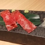 にく稲 - 女性にも人気の赤身肉寿司