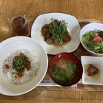 Shun Sai Tori Dori - 牛筋すじ煮込み 高菜しらすご飯(日替ランチ)