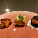 蓮 - うにく、炭、鮑