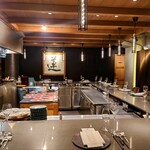 蓮 - 店内の雰囲気。一番乗りでした！！