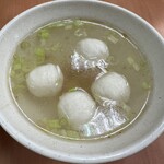 黄記滷肉飯 - 鱈魚丸湯