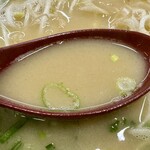 ラーメン洋 - 綺麗に乳化したスープ