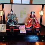 季節料理 匠 - 玄関の飾り付け（雛飾り）