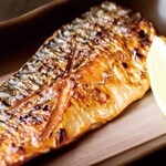 新潟肉と海鮮・50種の地酒 つるまる - 脂ののった焼きサバ