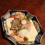 りょうりや 御旅屋 - お造り　ひらめ　こしび　さわら　いか