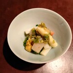 りょうりや 御旅屋 - ホワイトアスパラガスとホタテと雲丹の蕗の薹オイルかけ