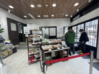 Koike Kashiho - 店内レジ側