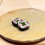 寿司処 しん - 鰯と大葉巻き