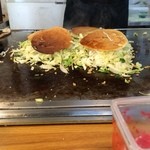 かわせみ - 広島風の作り方
      ワクワクしながら待ちます