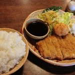 ながら・とんかつ - ロースカツ定食