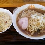 中華そば　くるま - 半チャン車１０００円