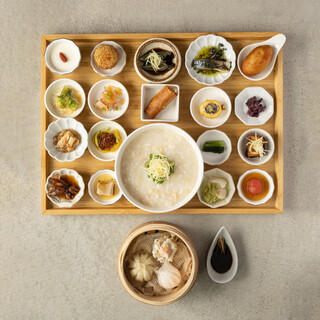 【モーニング】旨味たっぷりのスープで煮込んだヘルシーな香港粥