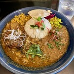 Sousaku Curry Manos - 3種がけ
      MANOSチキンカレー、浅利と若布とクレソンのエスニック鶏キーマ、鰆と薩摩芋の和出汁胡麻豆乳CURRY