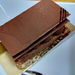 ケーキ - スター　数種類のチヨコレートでデキたケーキ