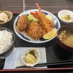Nekomaru Shokudou - 猫丸メンチカツ（2ヶ）と海老フライ（3本）定食