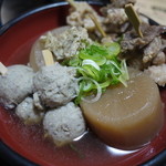 なか栄 - おでん（つみれ　すじ　大根）