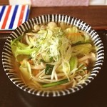 食堂あかつき - 牛もつ野菜ラーメン 820円