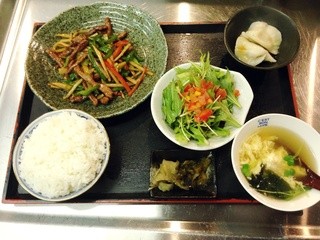 夢 - 牛肉とピーマン炒め 780円