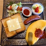 果実屋珈琲 - 温かな物を　食べたいな　と私は　こちらにする　他２人はサンドイッチを頼む　