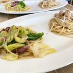 リトルネスト - パスタは２種をシェア盛りして頂けます