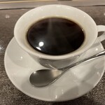 ステーキハウス 牛の松阪 - 食後に100円でコーヒーがいただけます。ハンバーグを食べ終わった満足感とハンバーグのカロリーを洗い流してくれる効果があります。笑。