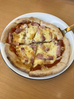 Gusutare - ベーコンのピザ