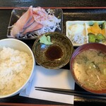 肉と魚の定食屋 はこざき - 料理写真:刺身定食(まぐろ・タイ・カンパチ)