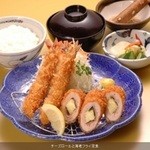 とん兵衛 - チーズロールと海老フライ