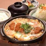 とん兵衛 - ロースかつ鍋定食