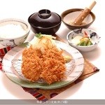 とん兵衛 - 特選ヒレかつ定食（中／4個）