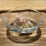 日本料理FUJI - (箸休め)春菊と菜花のお浸し・新玉ねぎの酢漬け