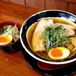 俺の中華たなか家 - 「肉中華淡口(ｳｽｸﾁ)」と「まかない飯」が着盆＆着椀＼(^o^)／