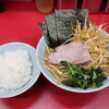 家系ラーメン 武将家 - 特製ネギらーめん（並）+ ライス（中）