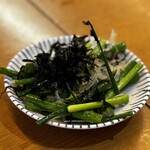 大衆酒場神田屋 - 箸休めに最適なネギのチョレギサラダ