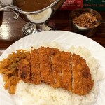 カリカル - インドカツカレー1130円。