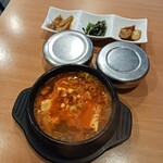 韓国家庭料理 我が家 - キムチチゲ定食８８０円
