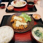 Ootoya Gohandokoro - 向こうに見える生姜焼き定食も美味しそう