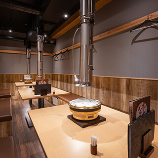 New Yakiniku (Grilled meat) restaurant in Jimbocho! The restaurant can accommodate both small and large banquets.