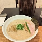 サッポロ ラーメン ハチ - 