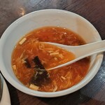 Oogata Koshitsu Chuuka Izakaya Sankyuu Chuubou - スープ（辛い）、ご飯、杏仁豆腐、ソフトドリンク取り放題